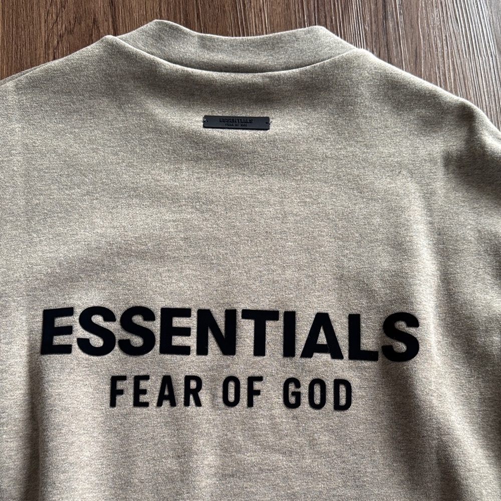 Fear of God Essentials NWT Men’s Crewneck Sweater in Heather Oatmeal - Picture 6 of 12
